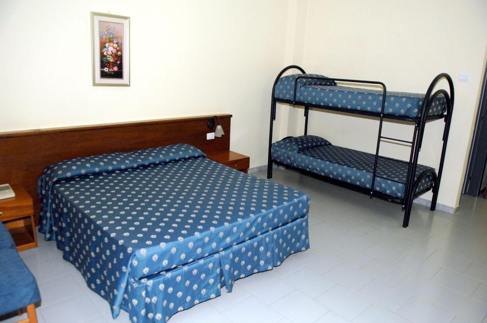 Hotel Villaggio Aurora San Pietro in Bevagna Exteriör bild