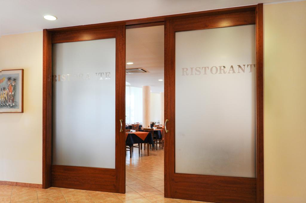 Hotel Villaggio Aurora San Pietro in Bevagna Exteriör bild
